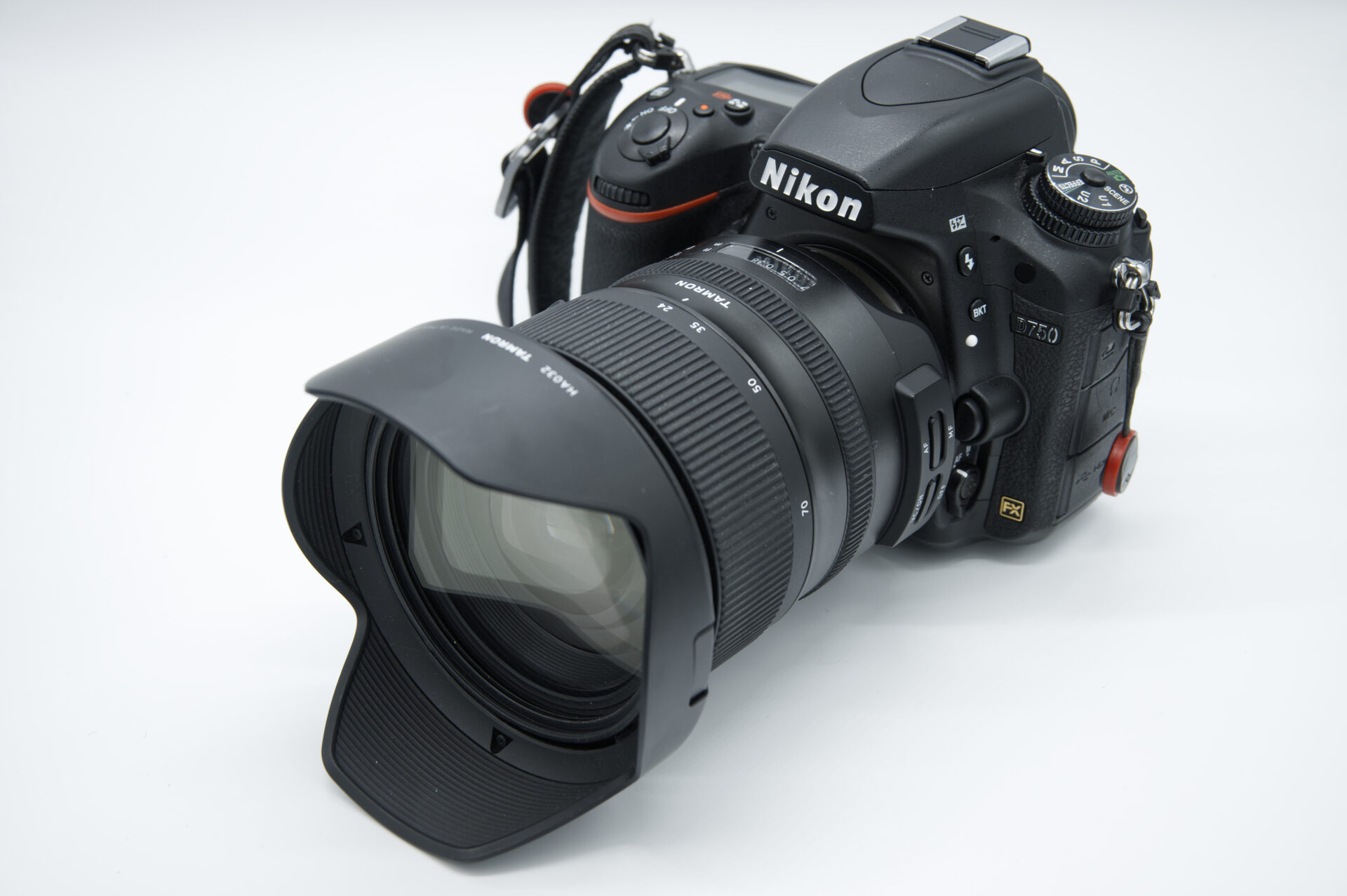 デジタル一眼レフカメラ【Nikon D750】