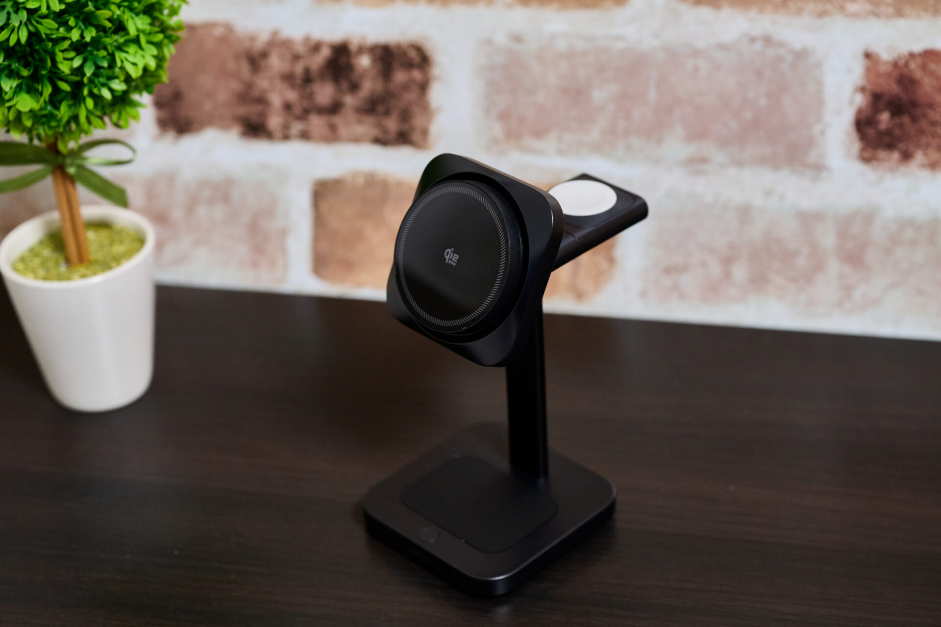 ESR CryoBoost 3-in-1 磁気充電ステーション